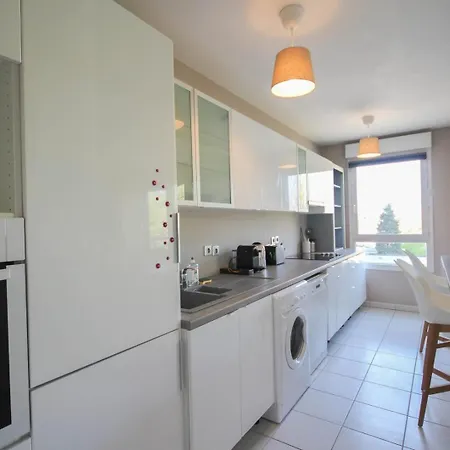 En Avec Balcon Et Parking Apartmán Lille